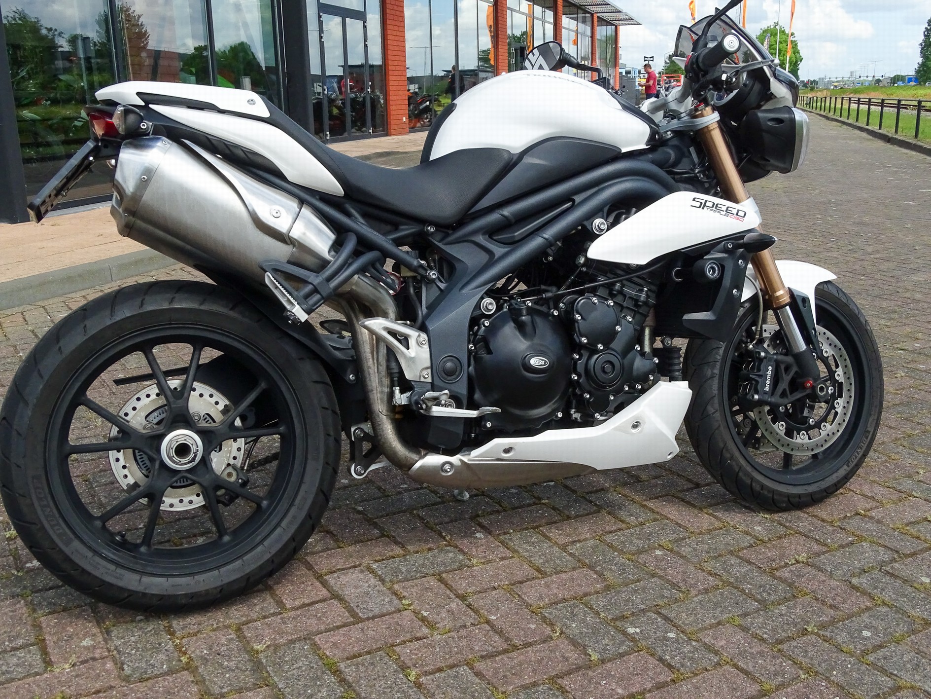 TRIUMPH SPEED TRIPLE 1050