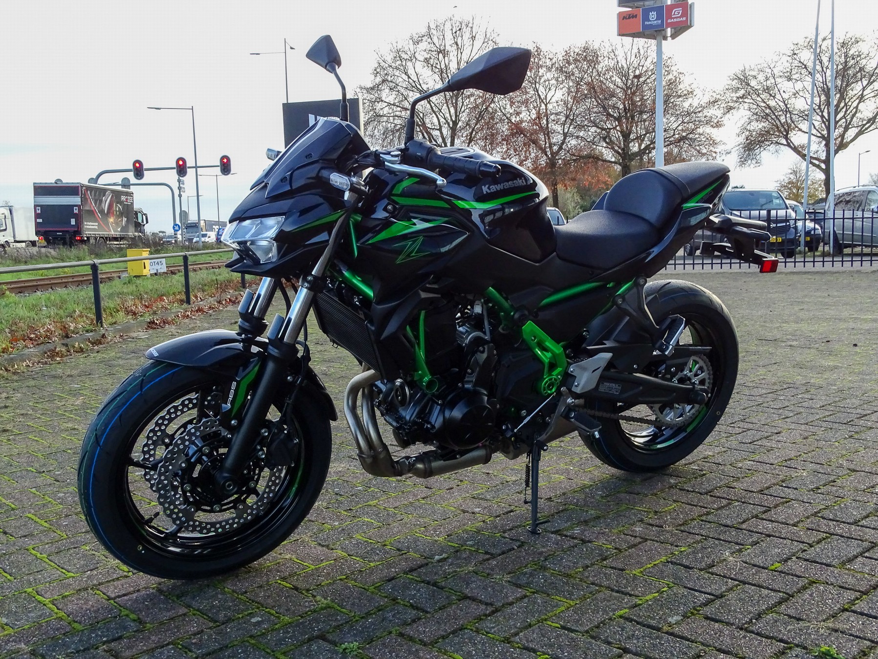 KAWASAKI - Z650