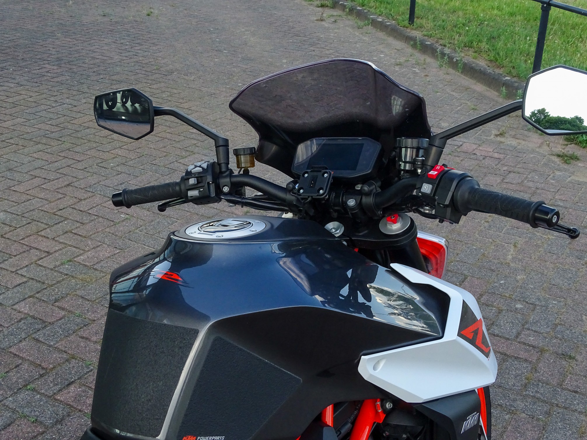 KTM 1290 SUPER DUKE R