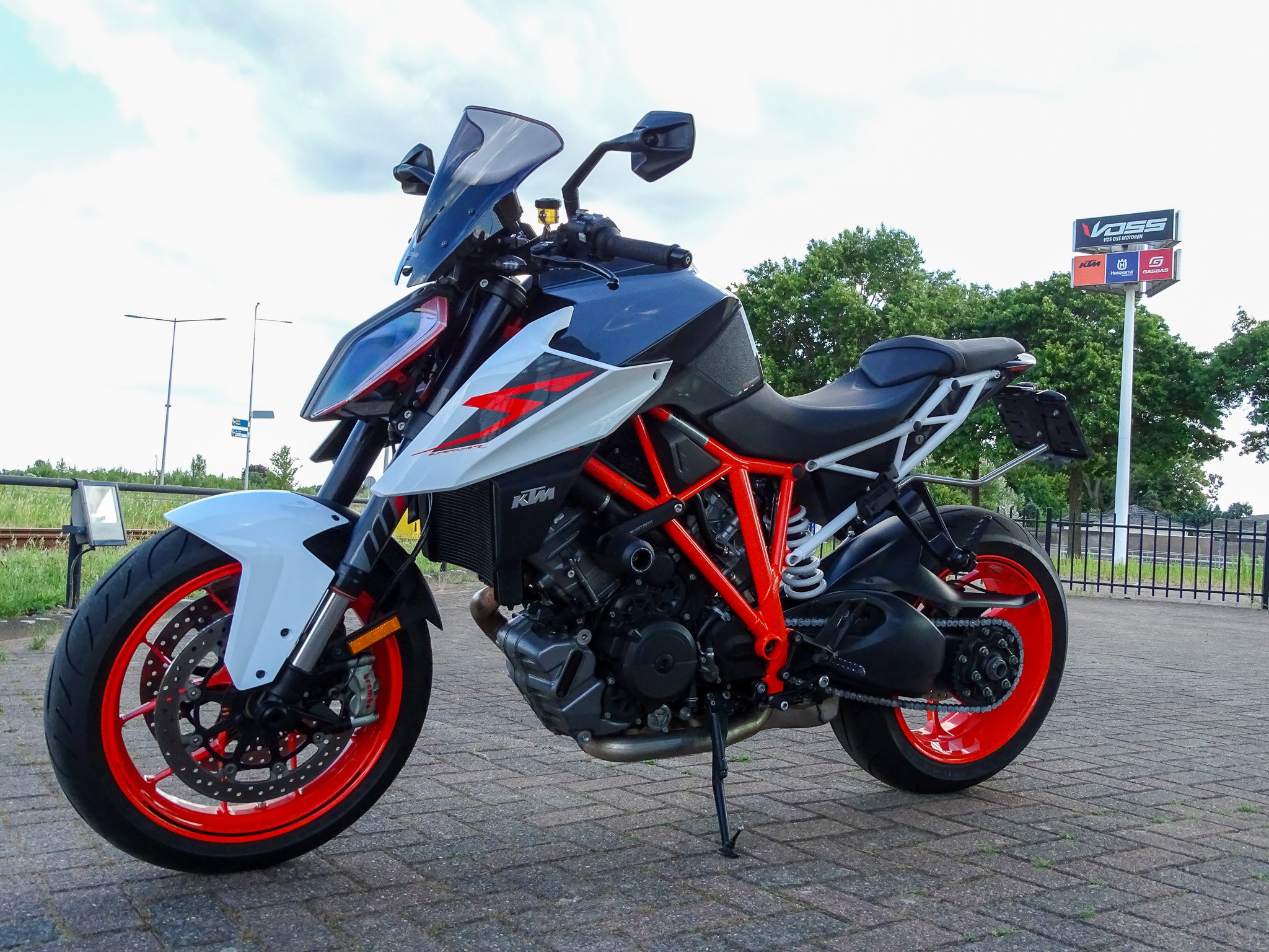 KTM 1290 SUPER DUKE R