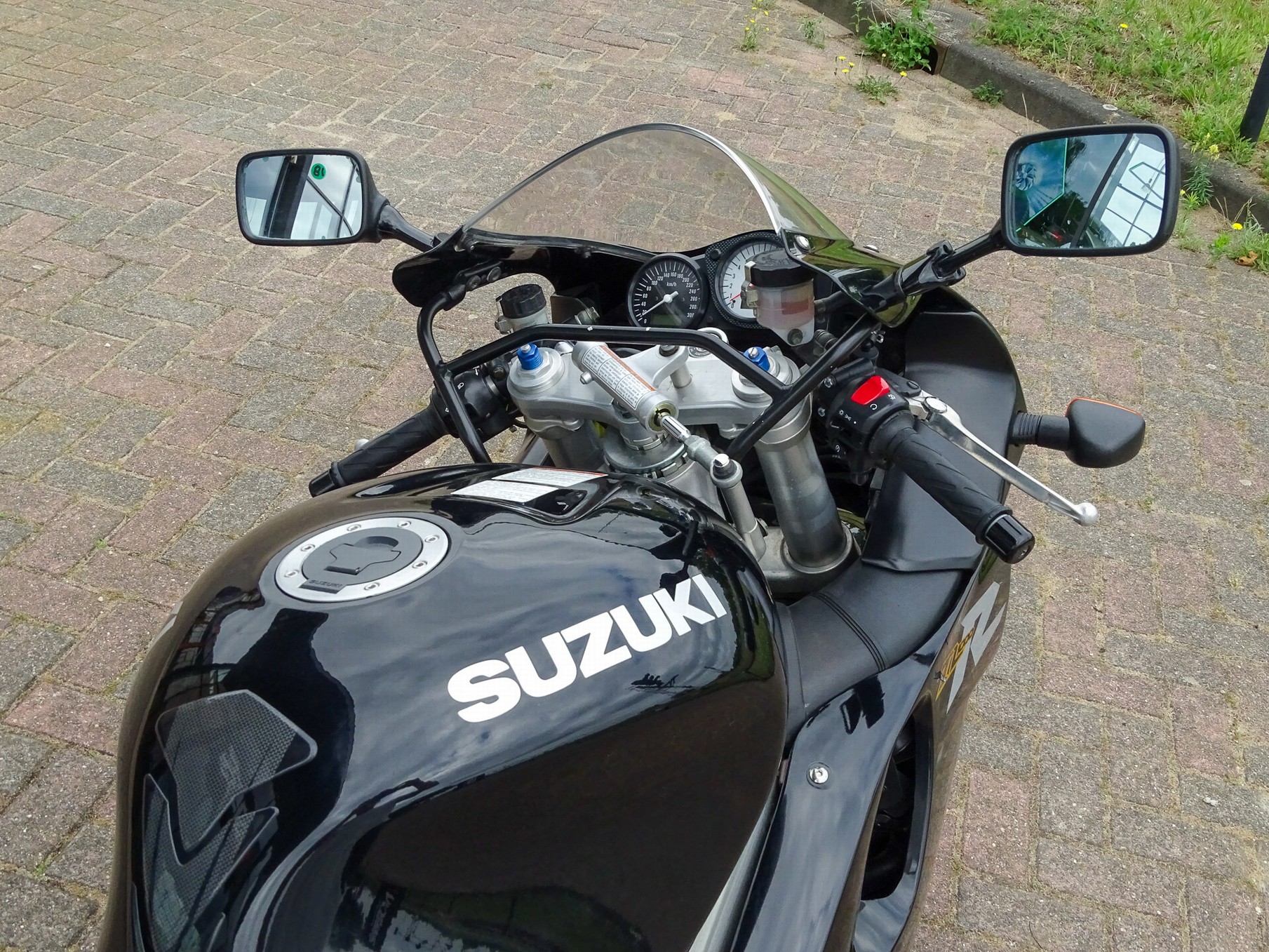 SUZUKI TL 1000R