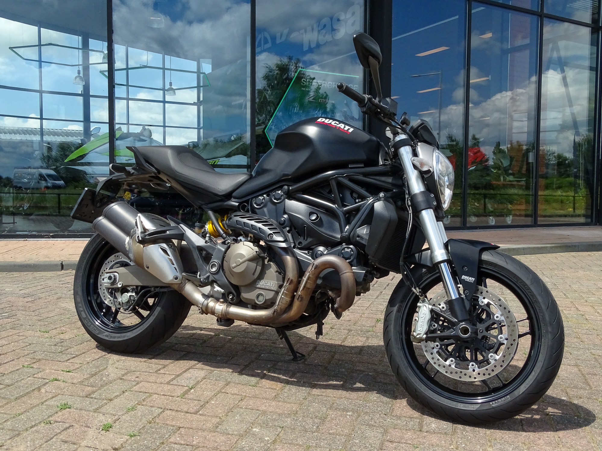 DUCATI MONSTER 821