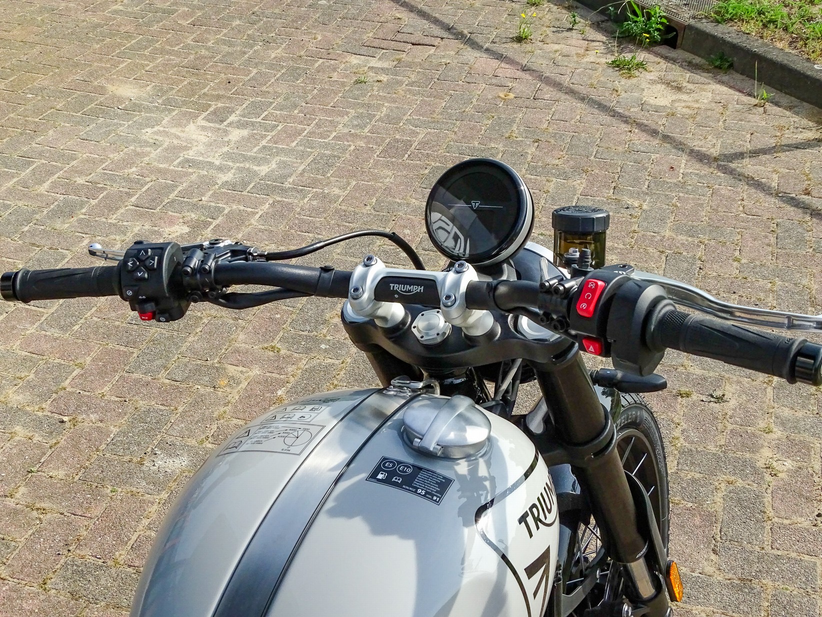 TRIUMPH SCRAMBLER 1200 X