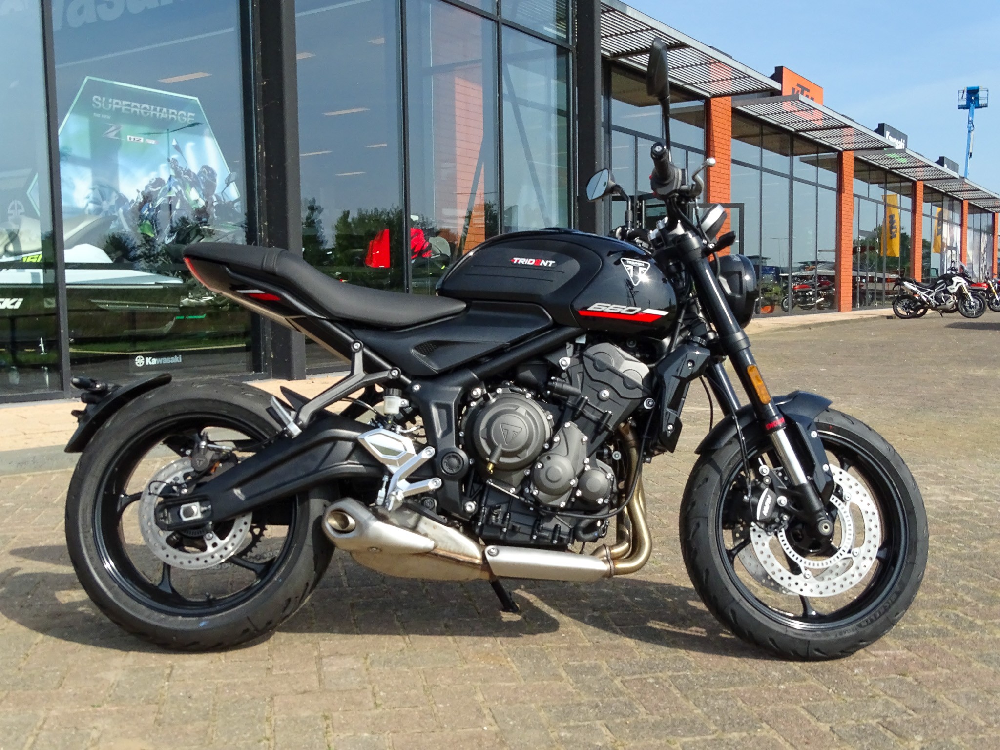 TRIUMPH TRIDENT 660
