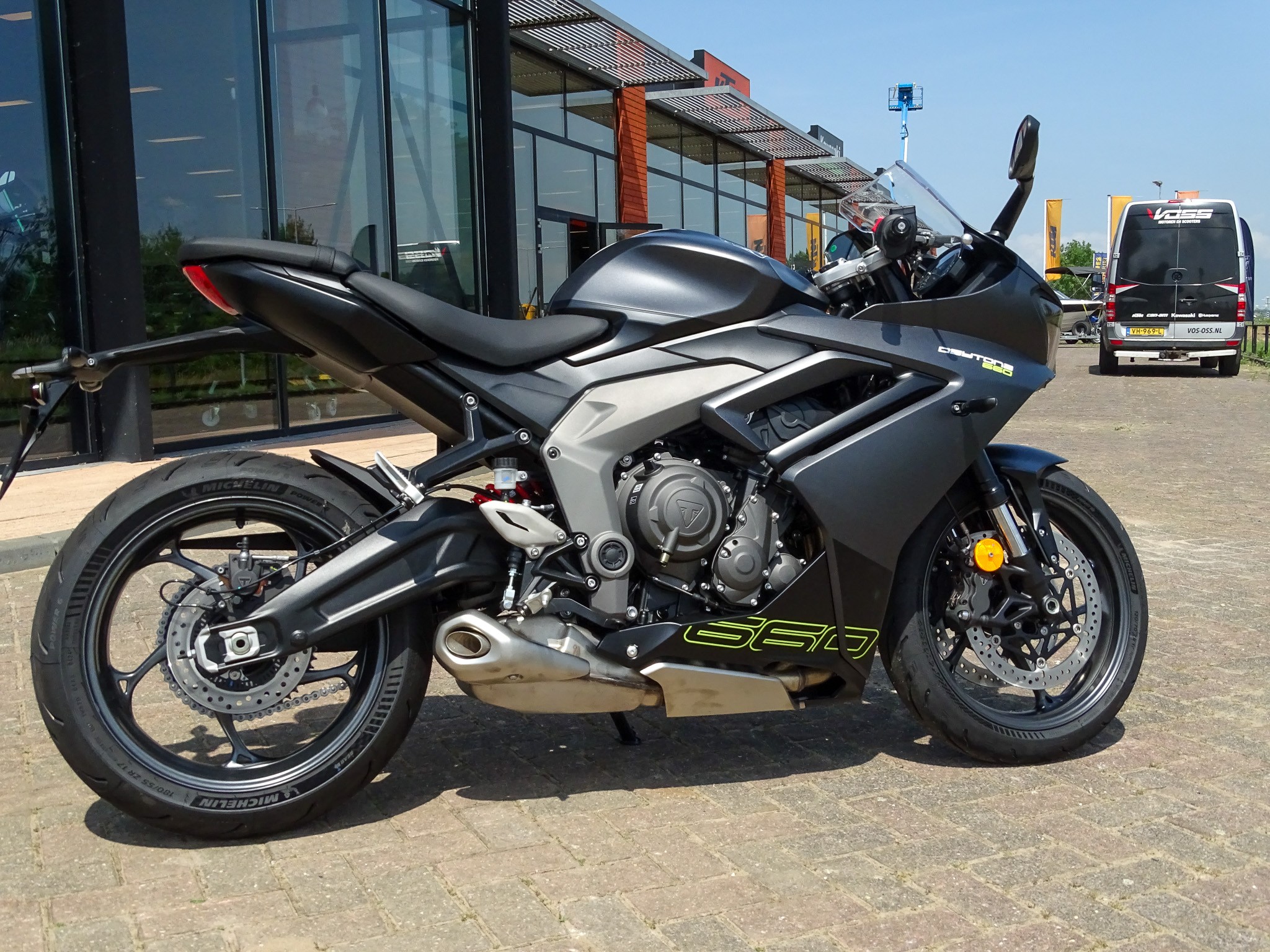 TRIUMPH DAYTONA 660
