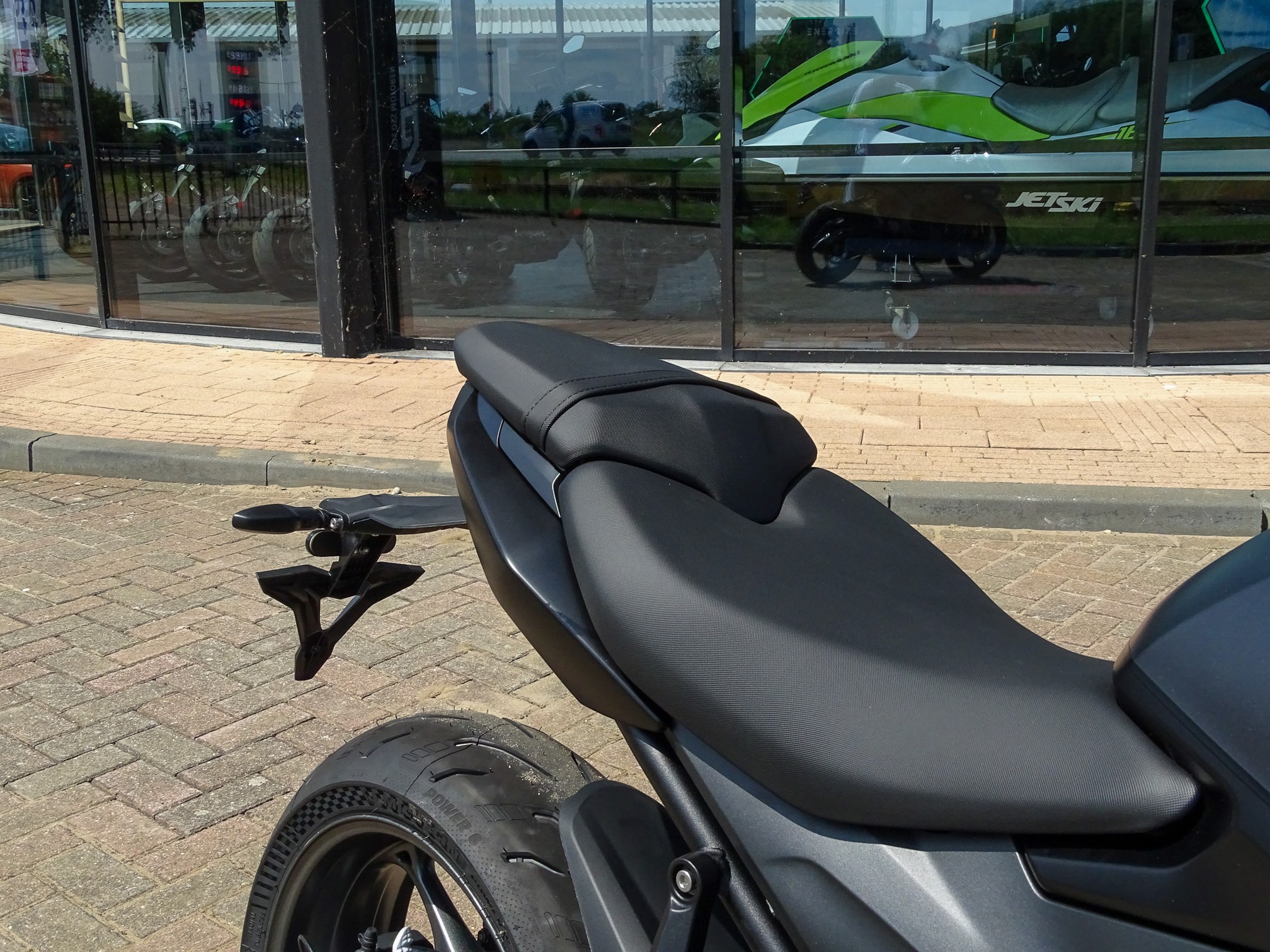 TRIUMPH DAYTONA 660