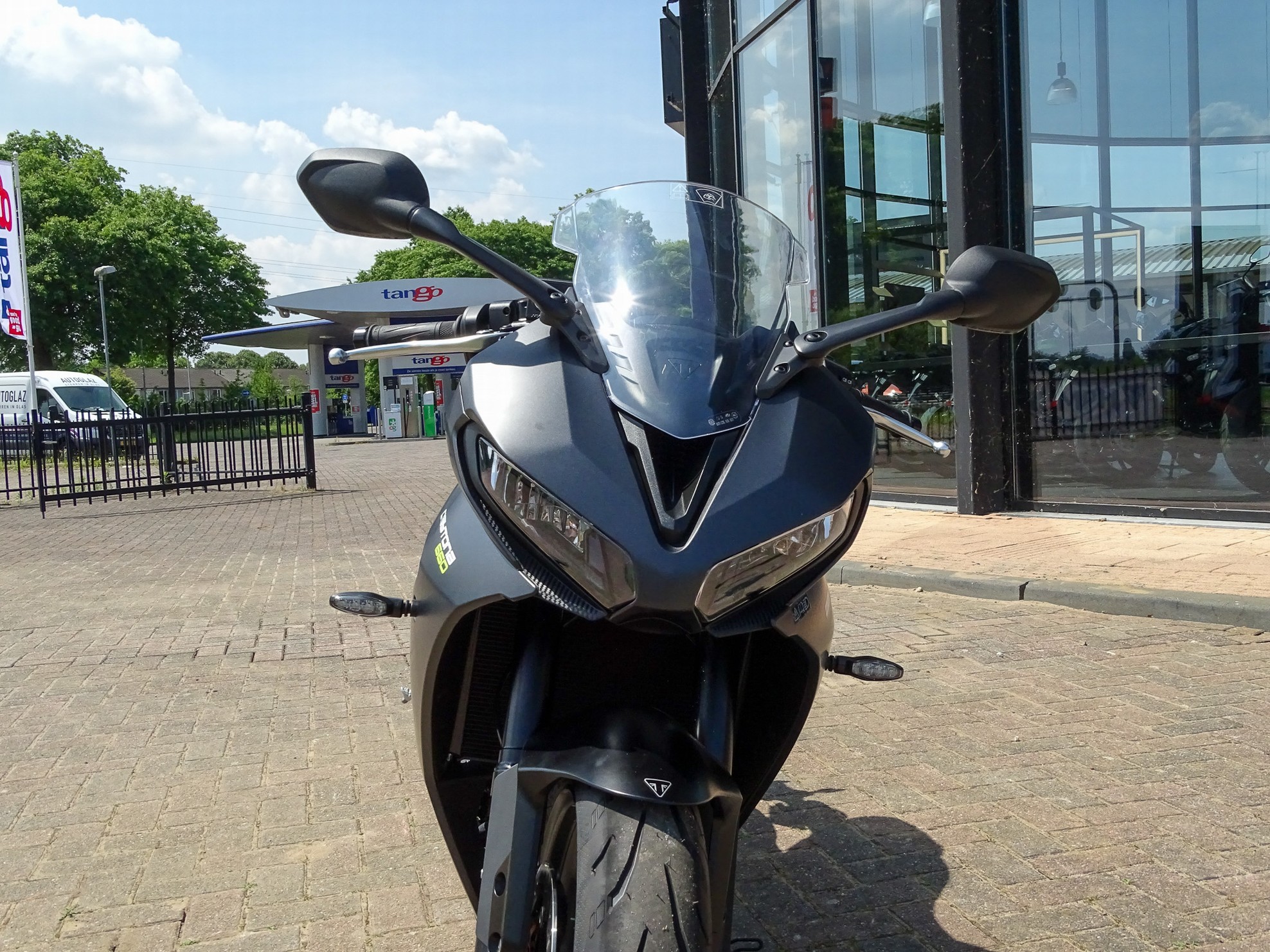 TRIUMPH DAYTONA 660