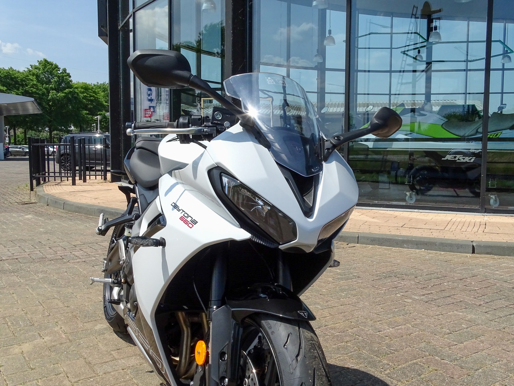 TRIUMPH DAYTONA 660