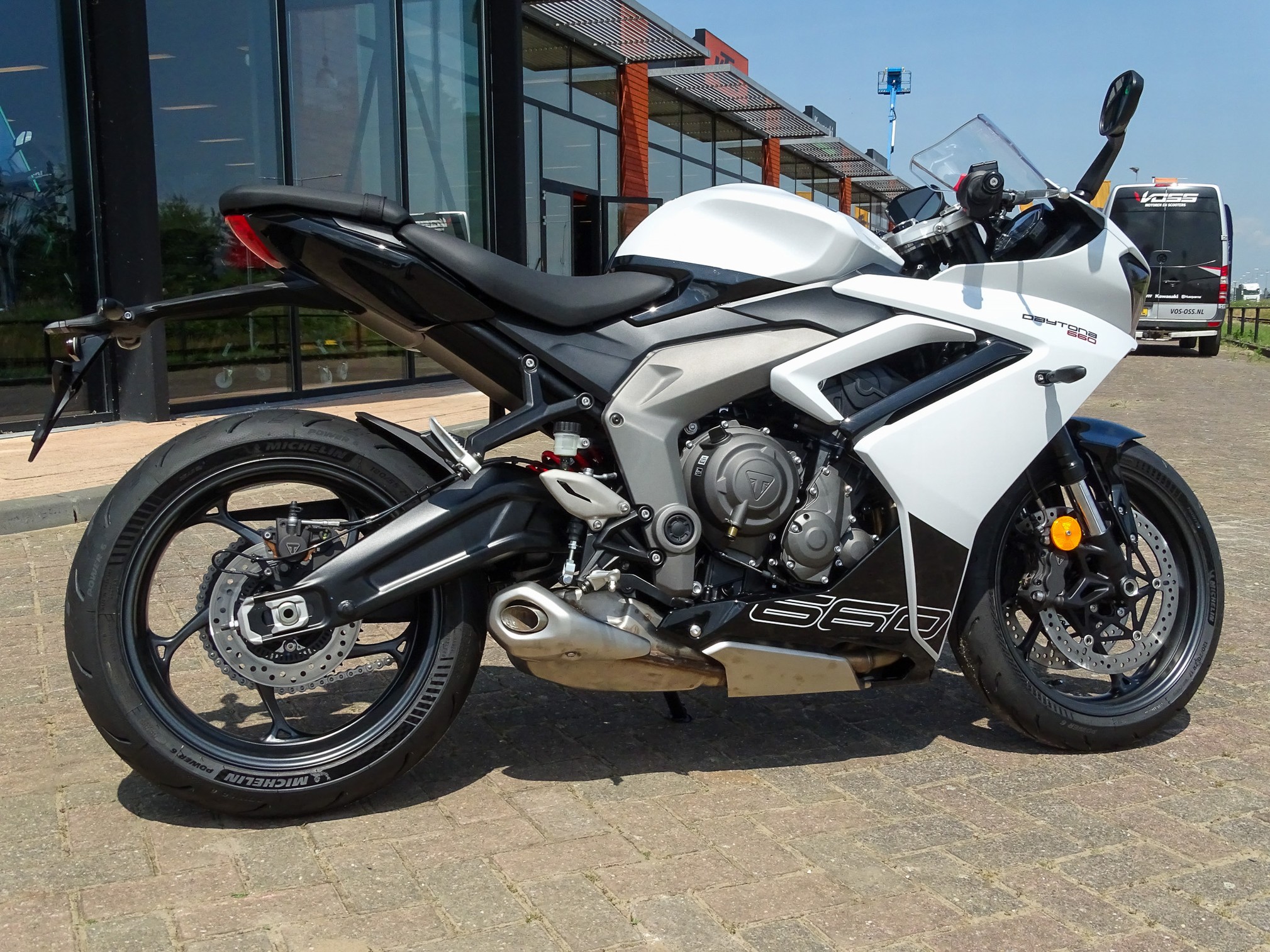TRIUMPH DAYTONA 660