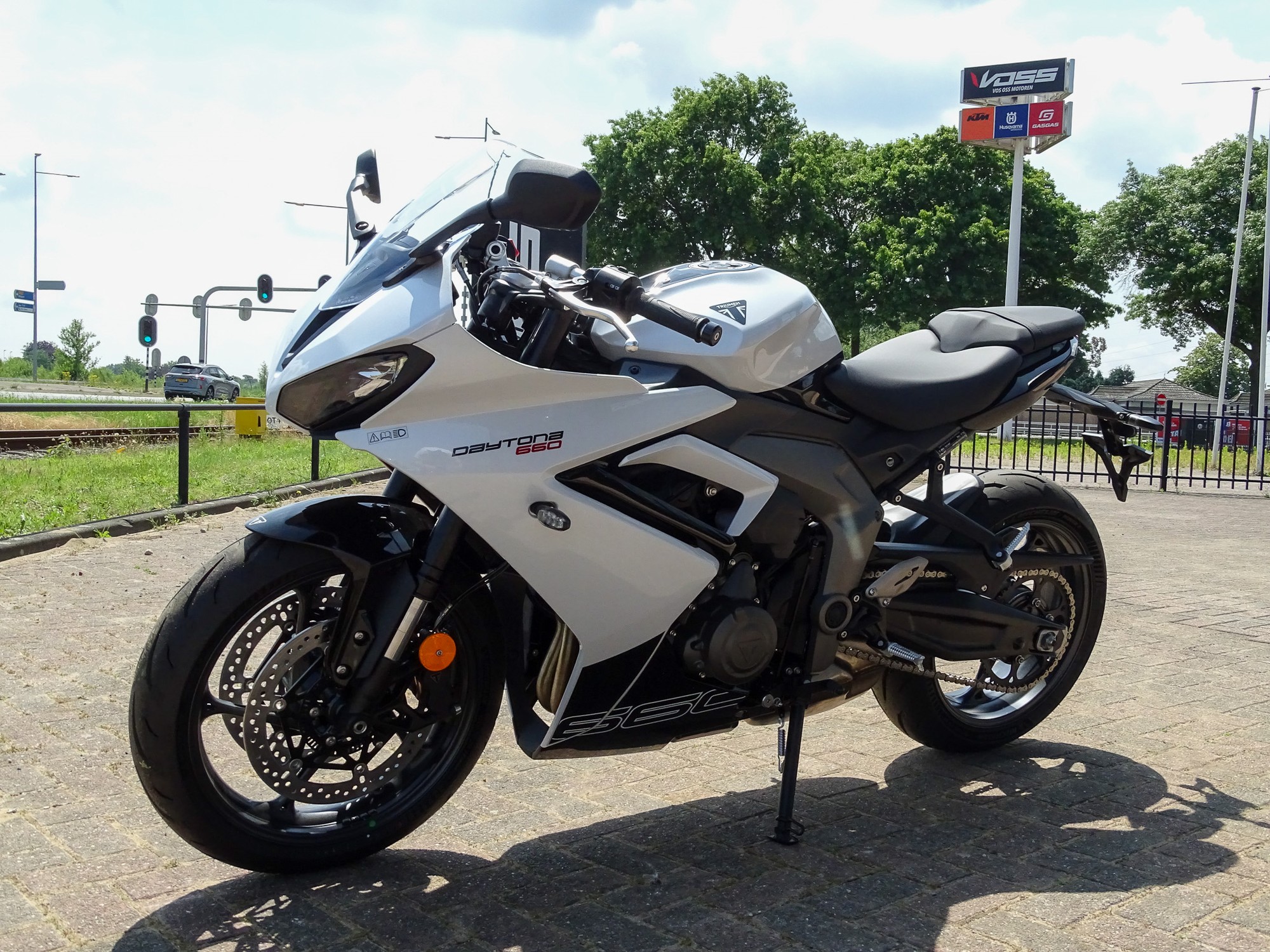 TRIUMPH DAYTONA 660