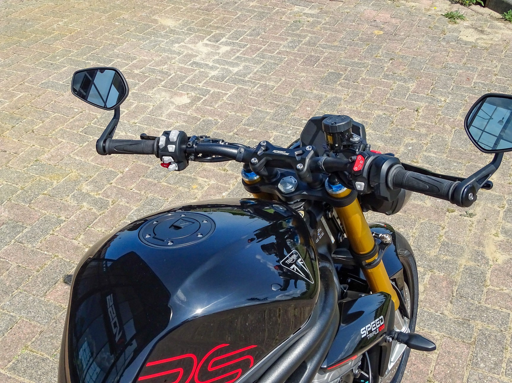 TRIUMPH SPEED TRIPLE 1200 RS