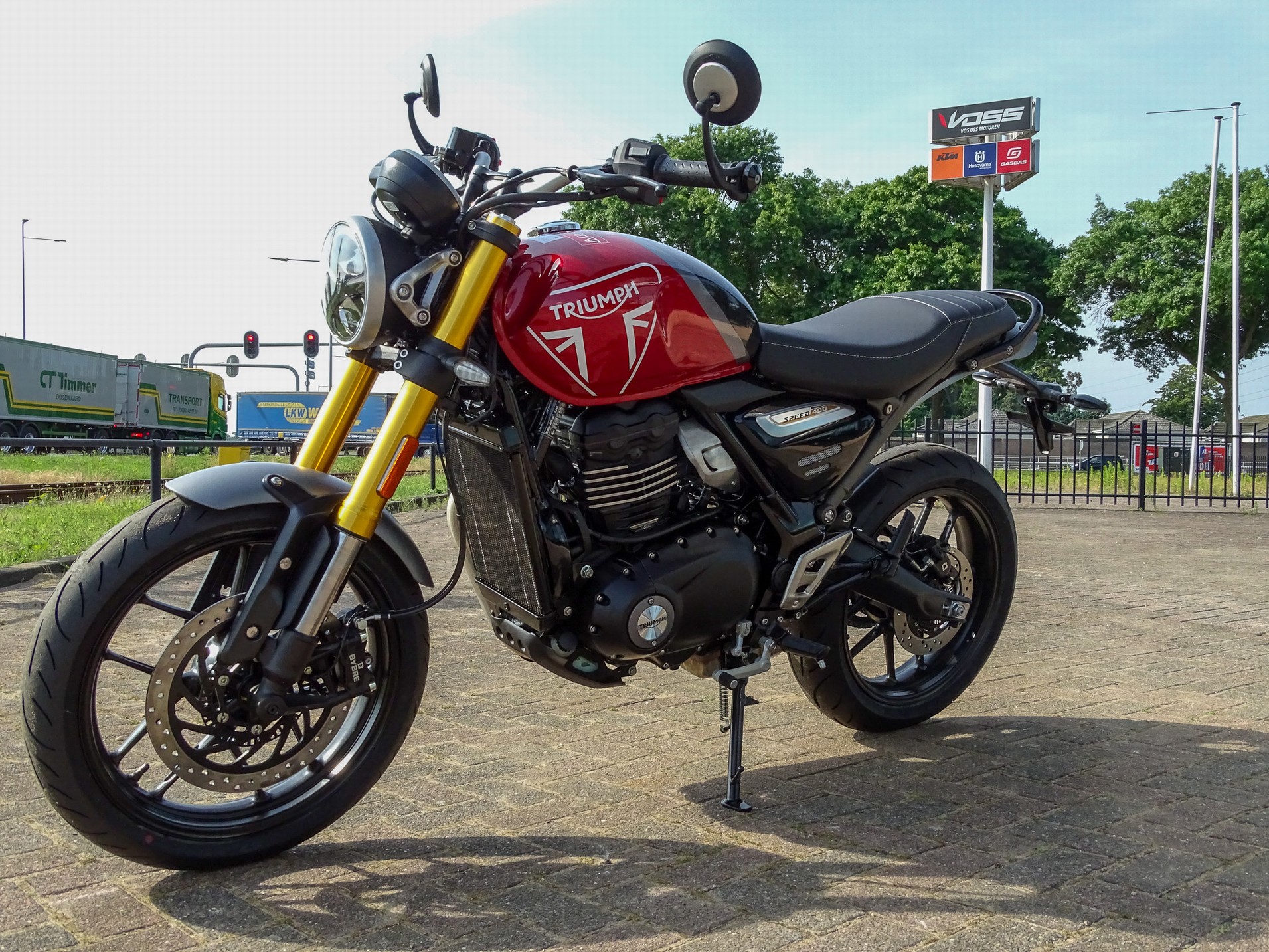 TRIUMPH SPEED 400