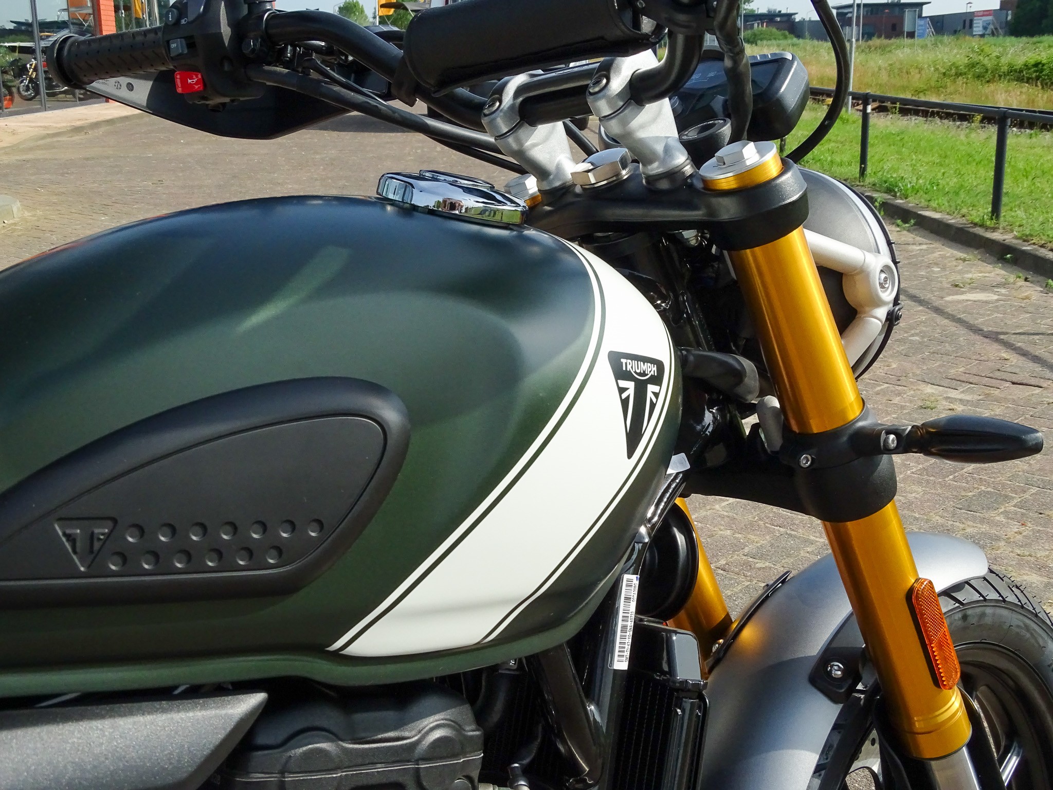 TRIUMPH SCRAMBLER 400 X