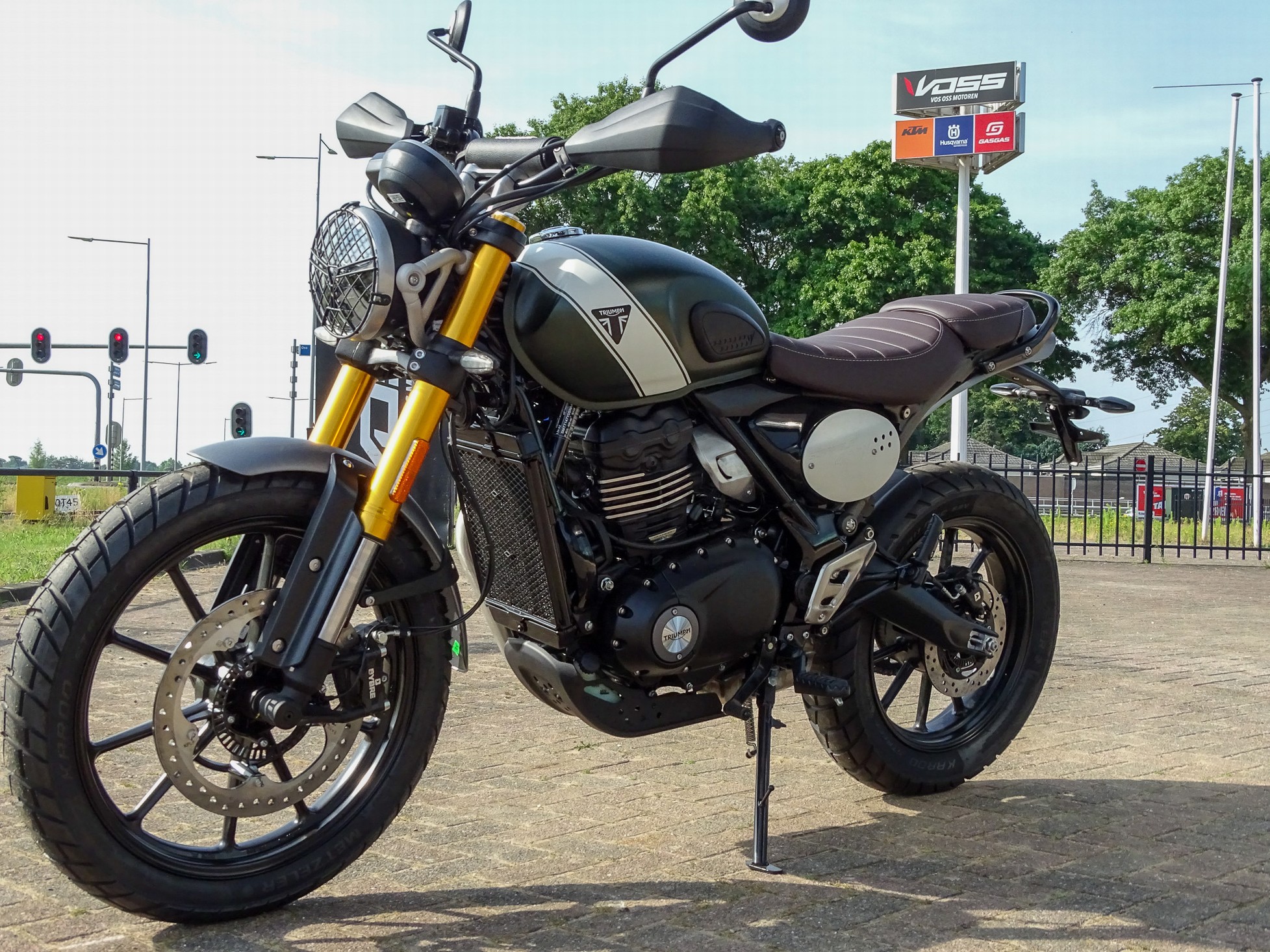 TRIUMPH SCRAMBLER 400 X