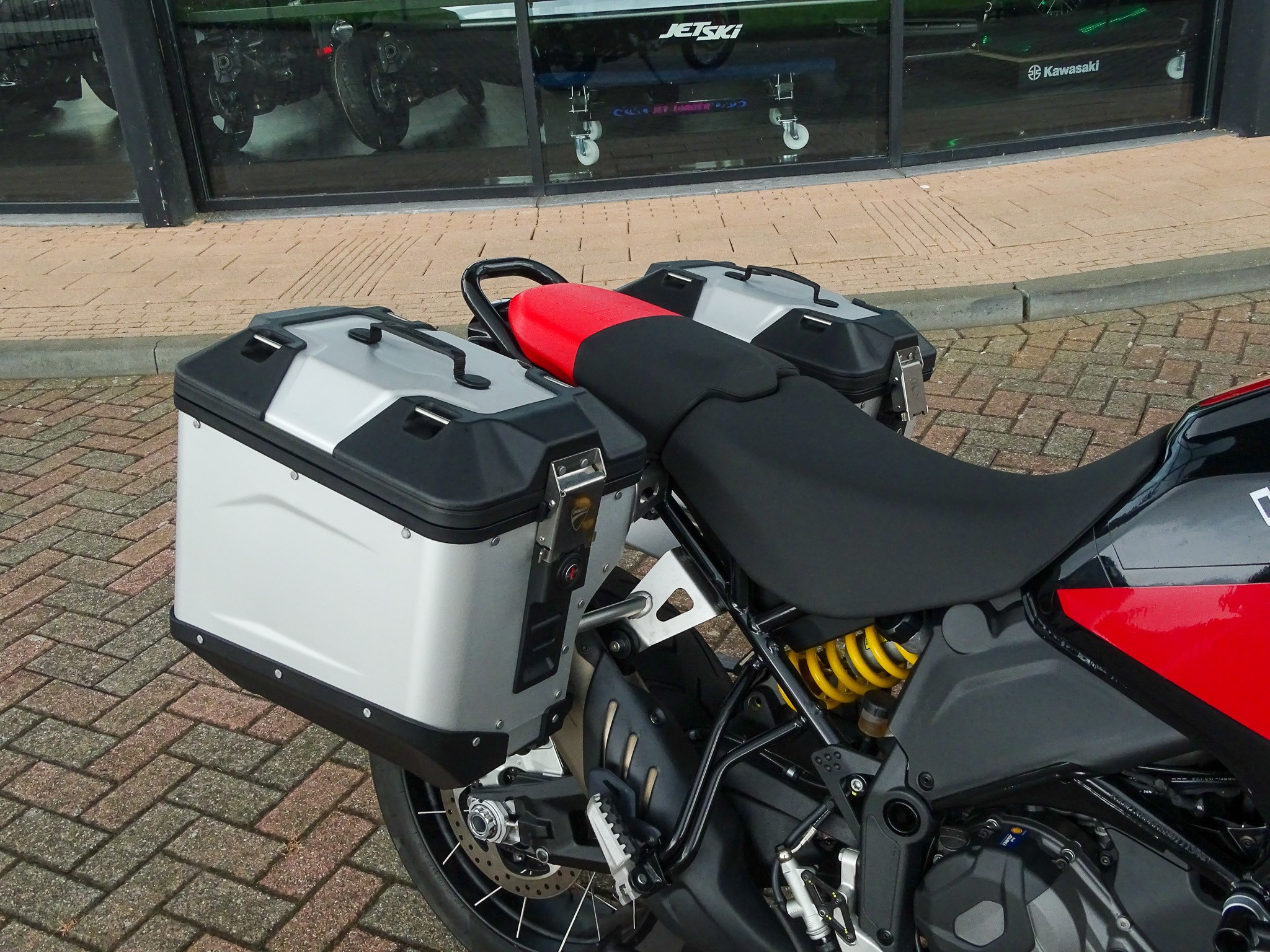 DUCATI DESERTX