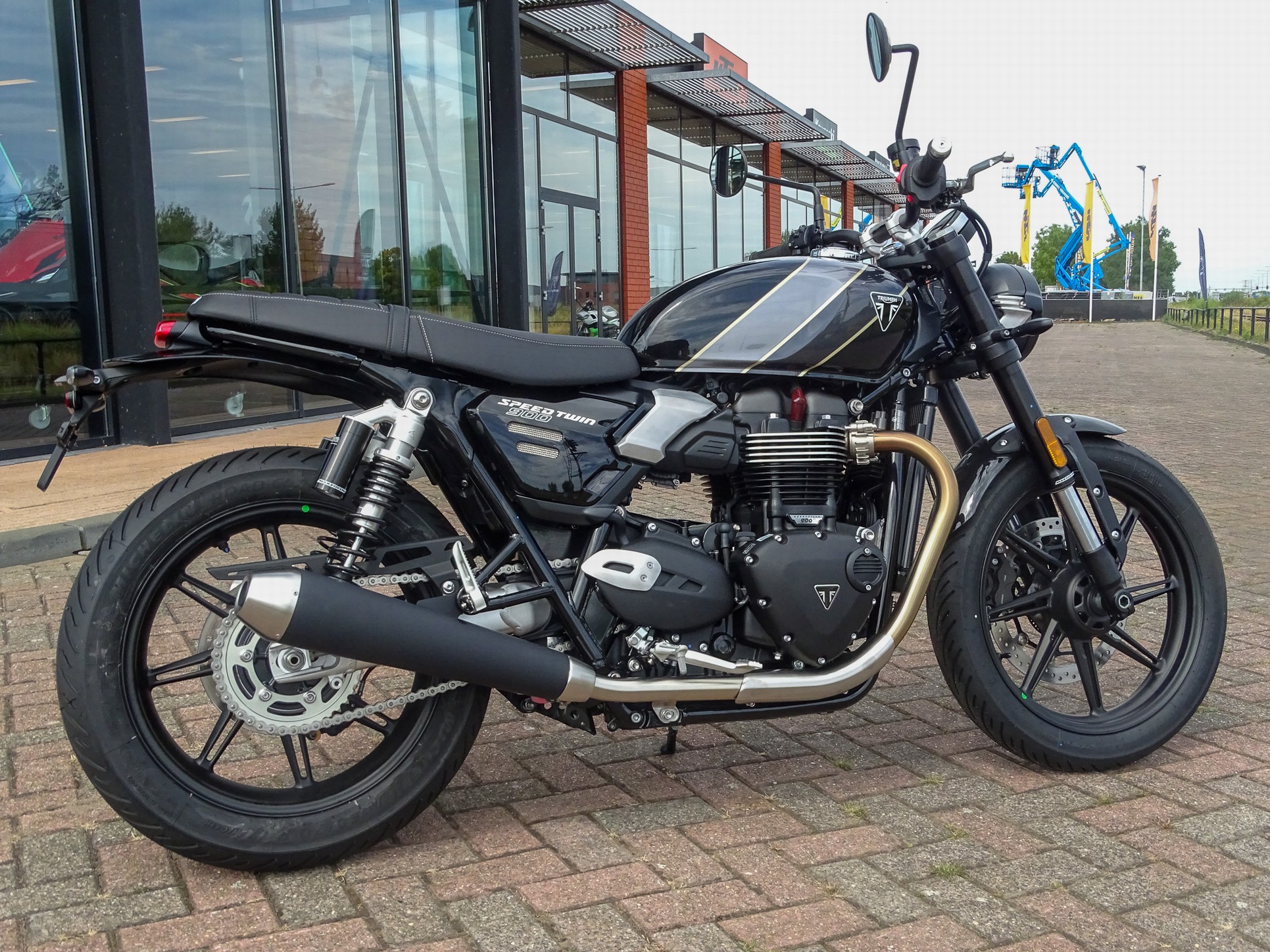 TRIUMPH SPEED TWIN 900