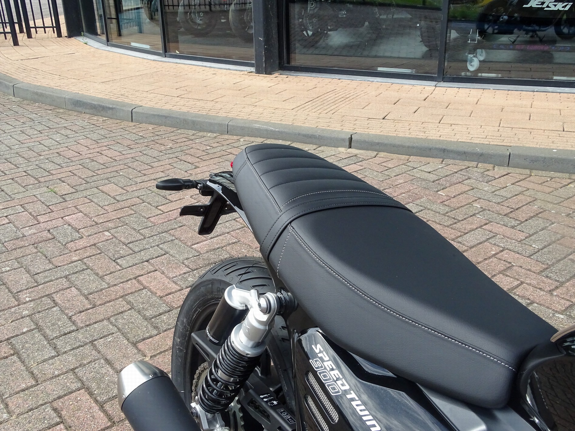 TRIUMPH SPEED TWIN 900