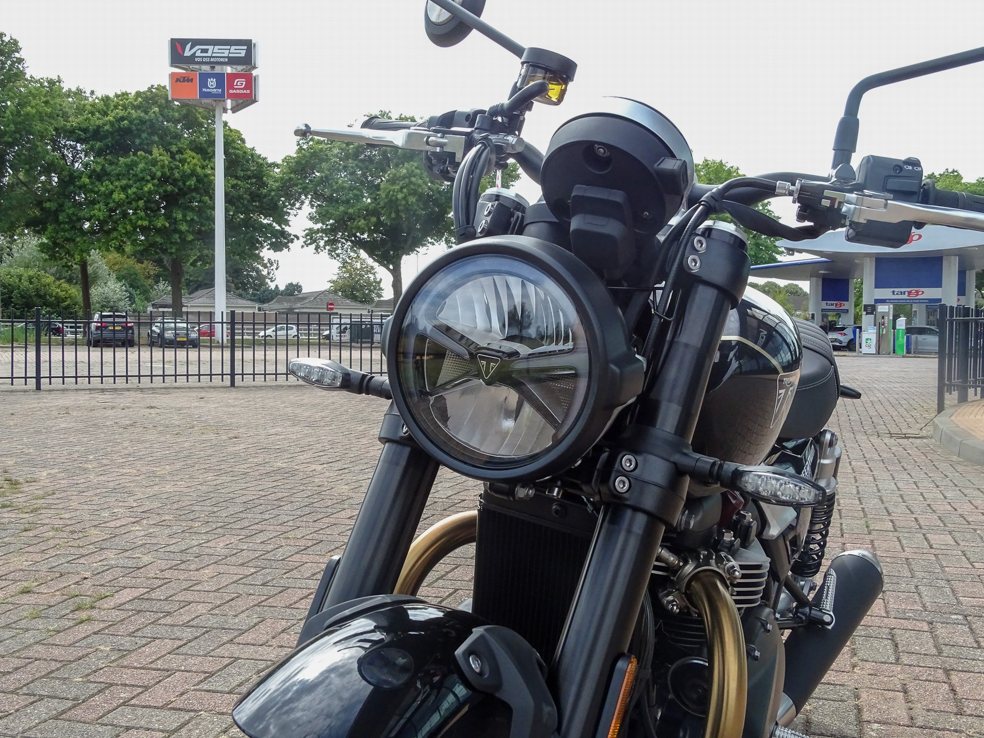 TRIUMPH SPEED TWIN 900