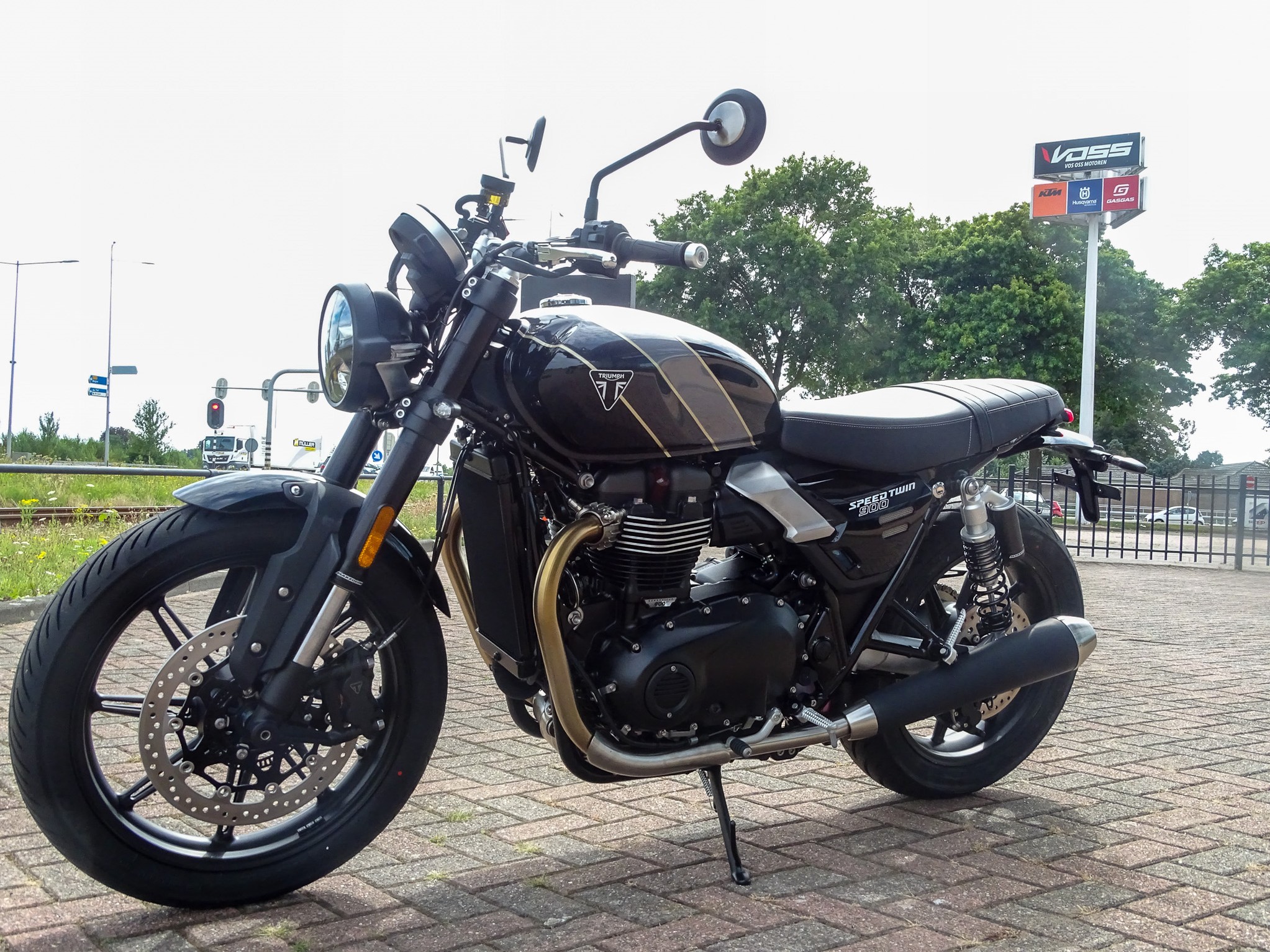 TRIUMPH SPEED TWIN 900