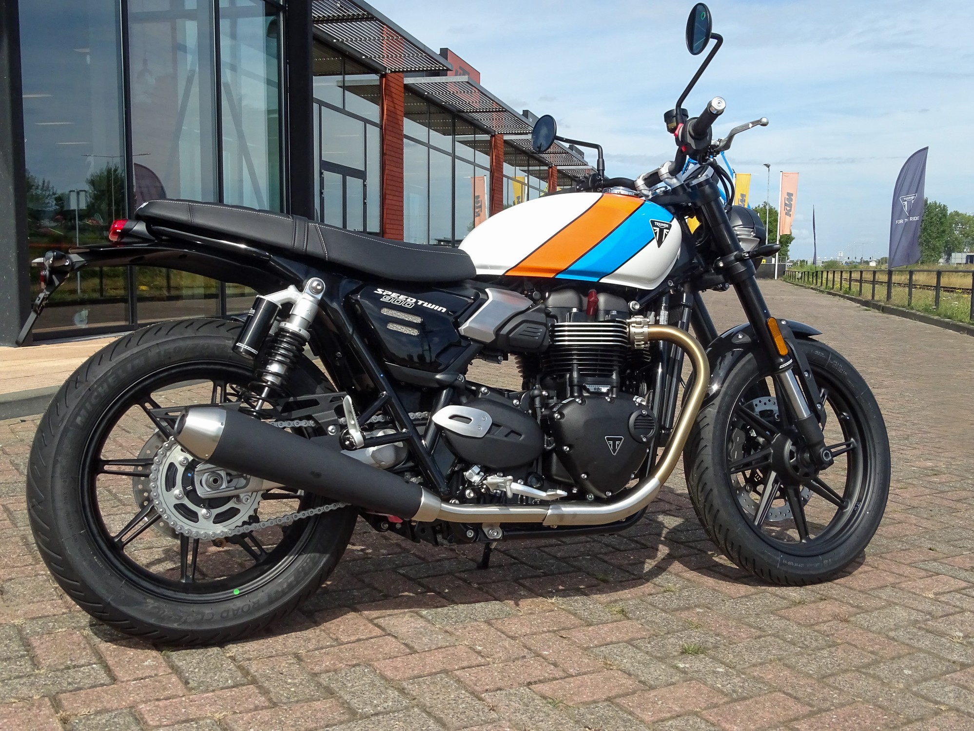 TRIUMPH SPEED TWIN 900