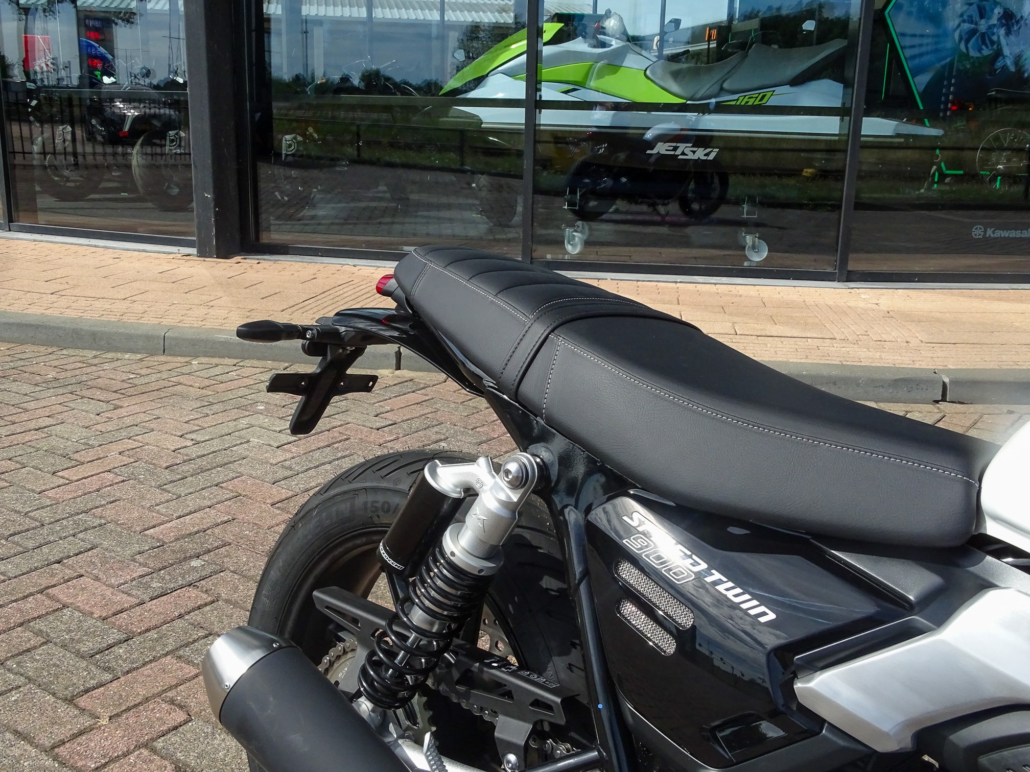 TRIUMPH SPEED TWIN 900