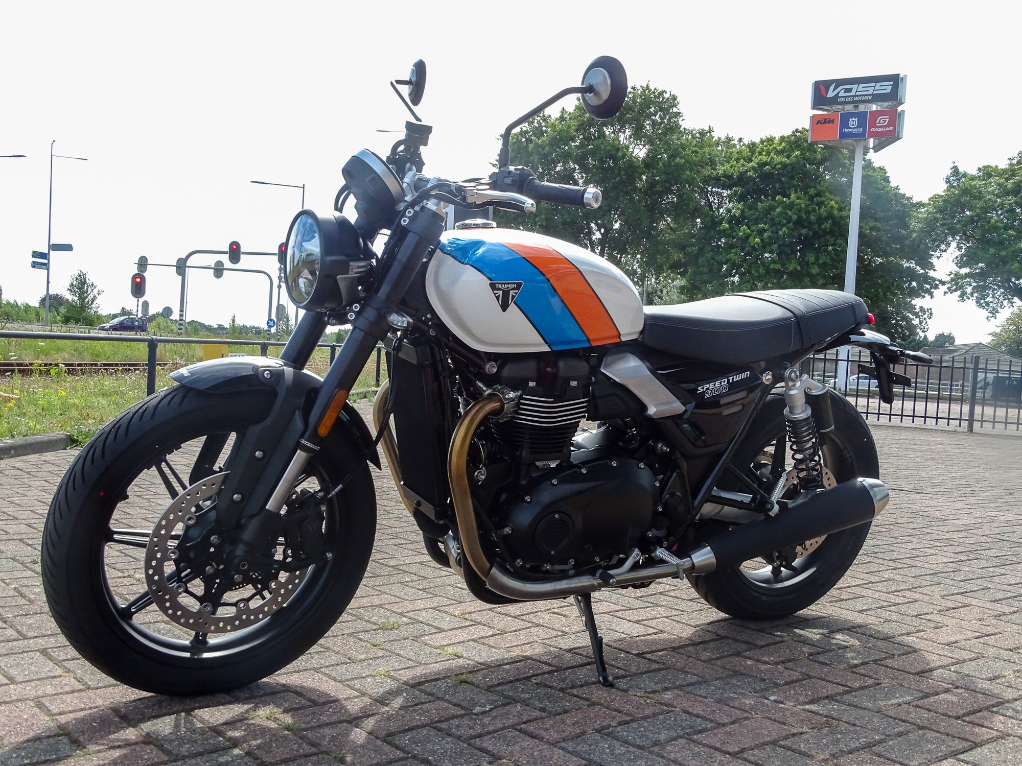 TRIUMPH SPEED TWIN 900