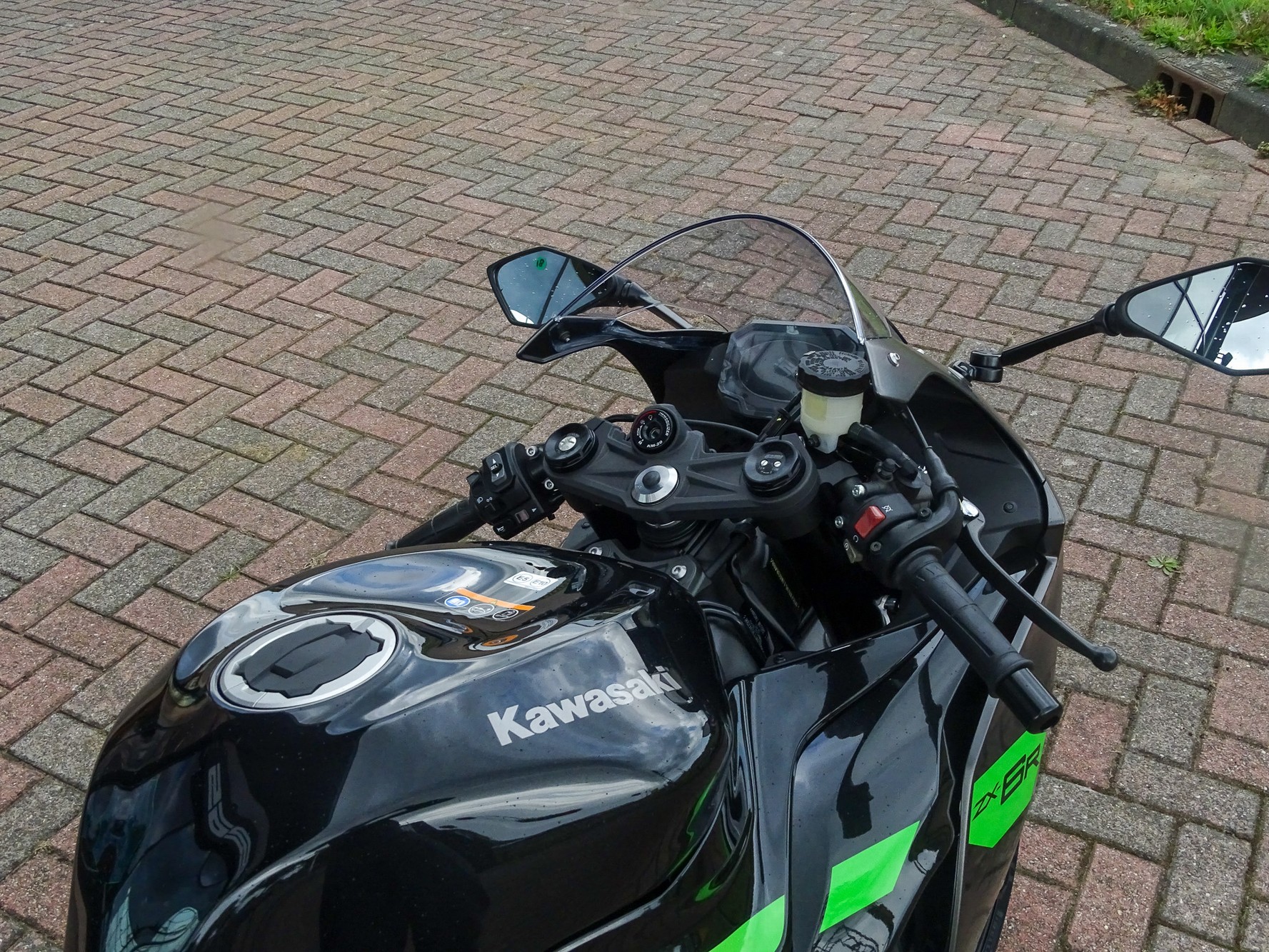 KAWASAKI ZX-6R