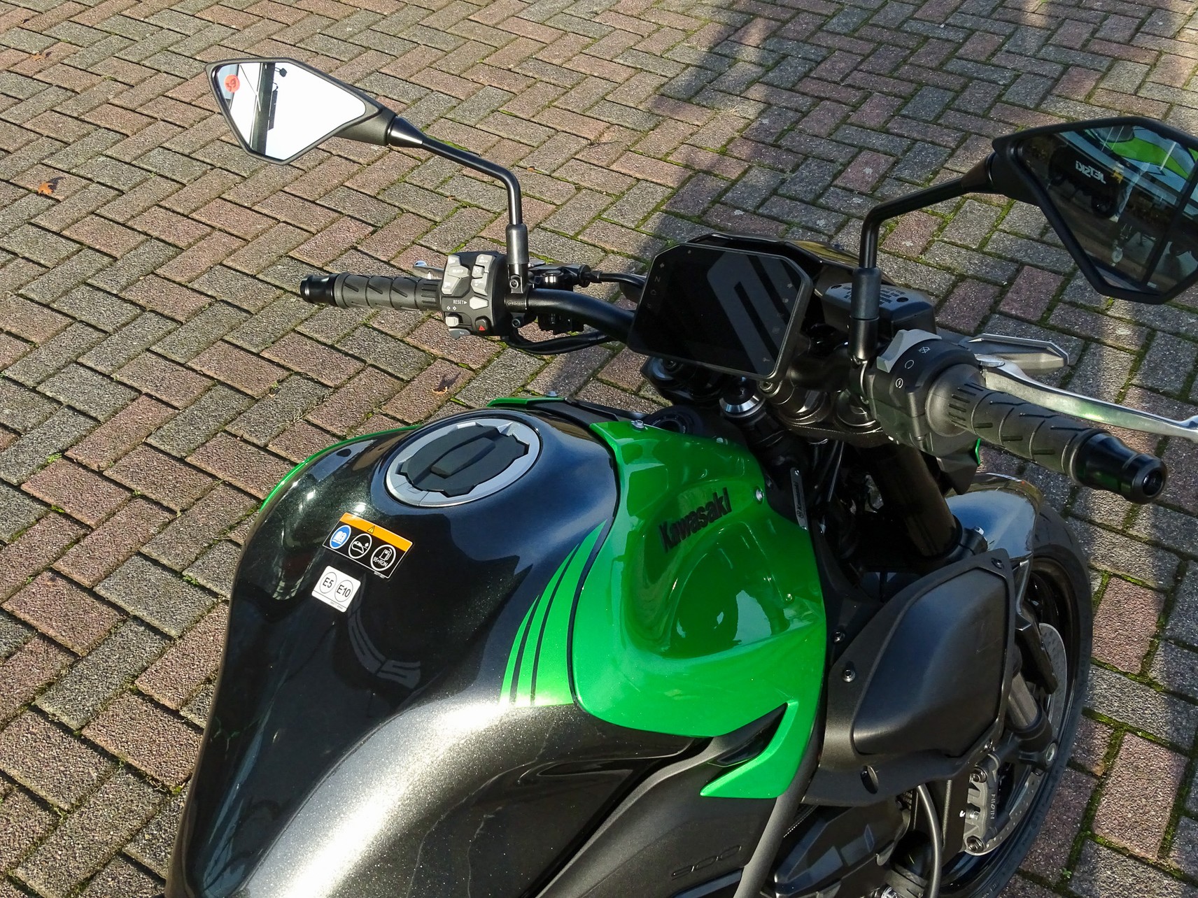 KAWASAKI Z900