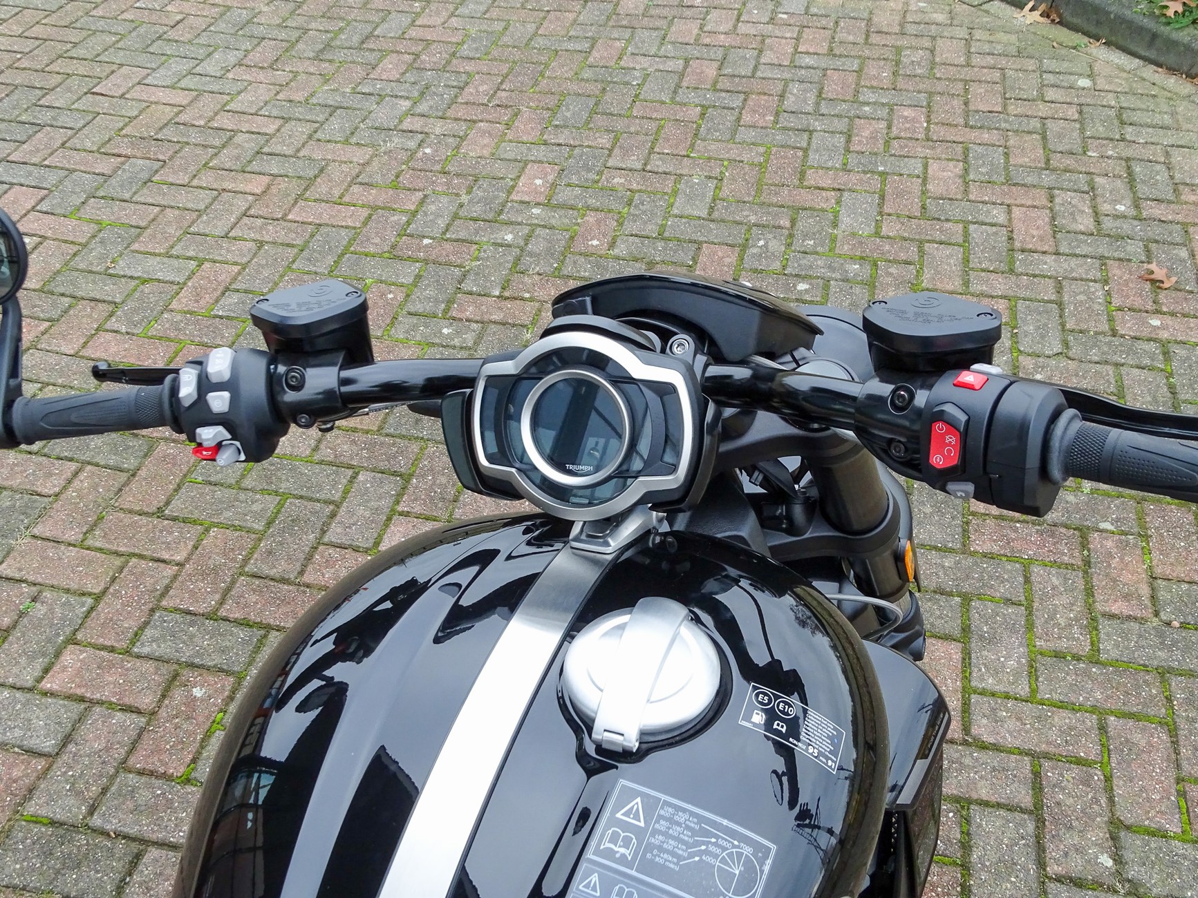 TRIUMPH ROCKET 3 STORM R