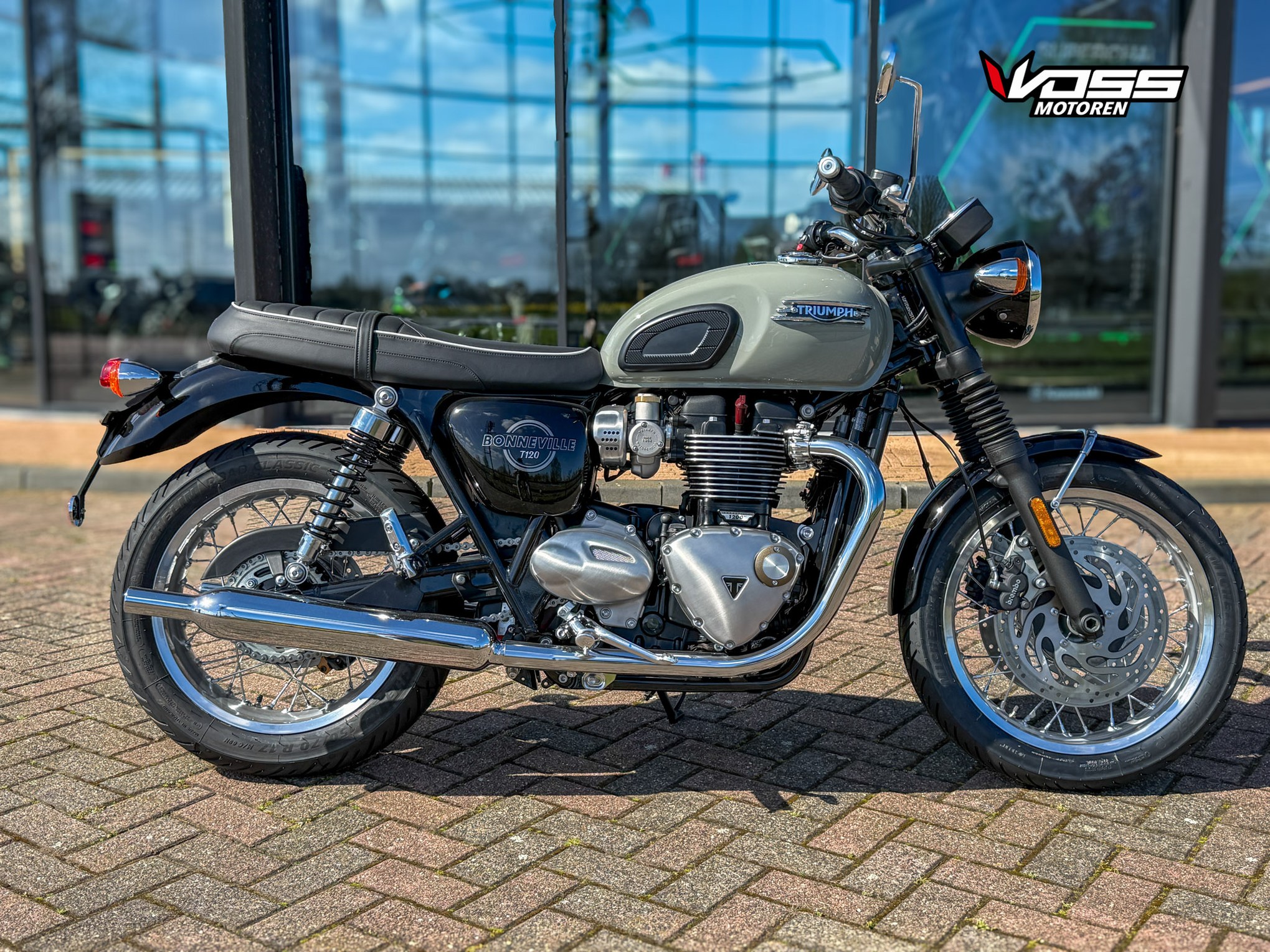 TRIUMPH BONNEVILLE T120