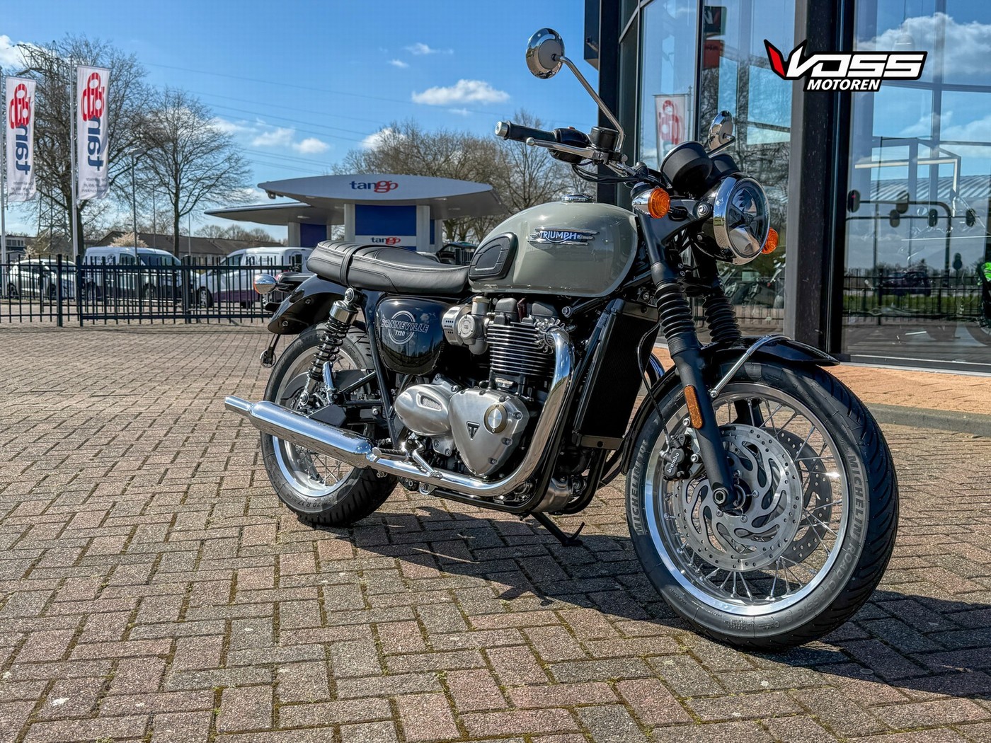 TRIUMPH BONNEVILLE T120