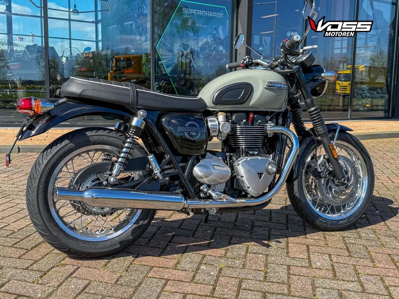TRIUMPH BONNEVILLE T120