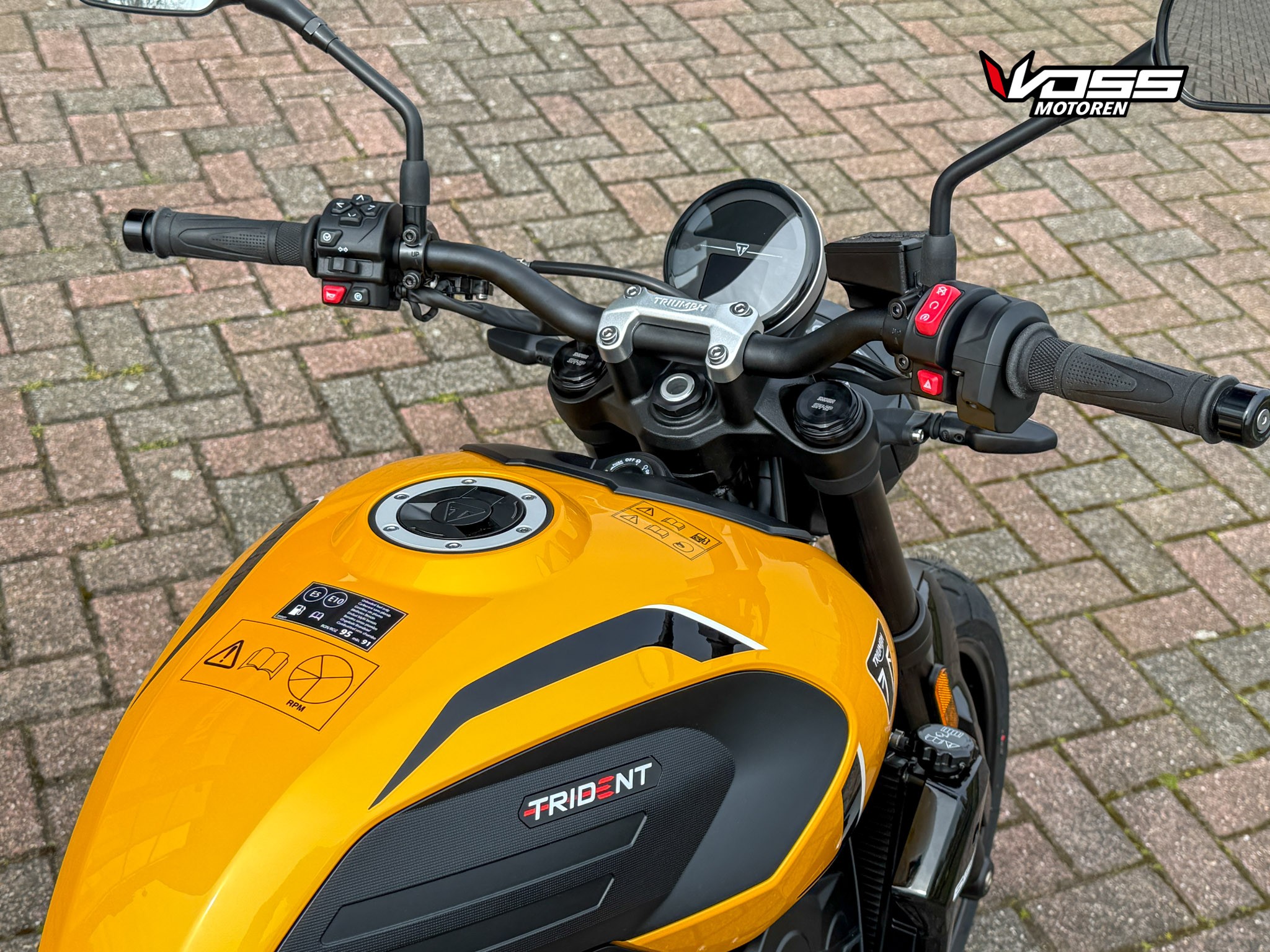 TRIUMPH TRIDENT 660