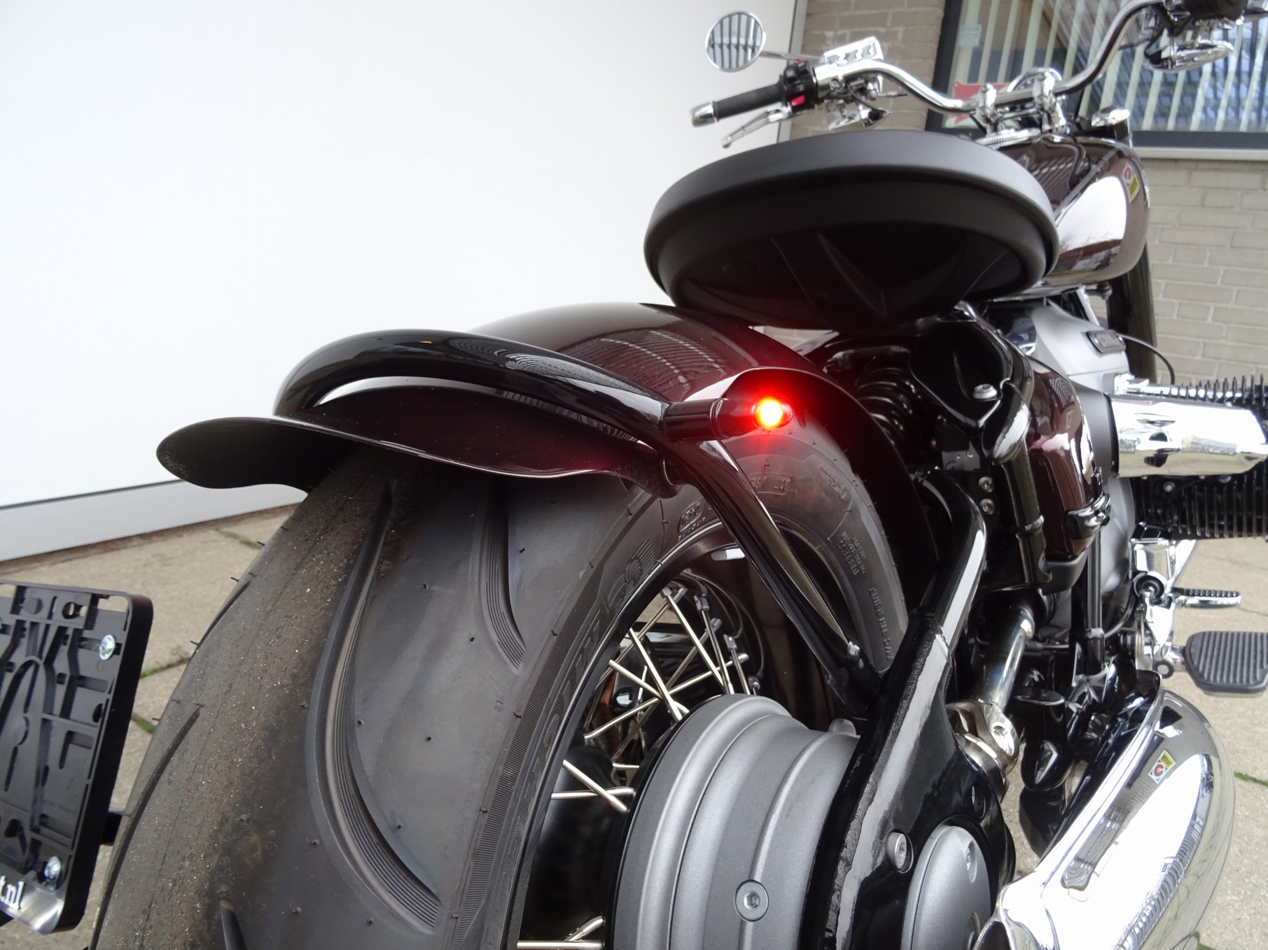 BMW - R 18 CUSTOM BOBBER