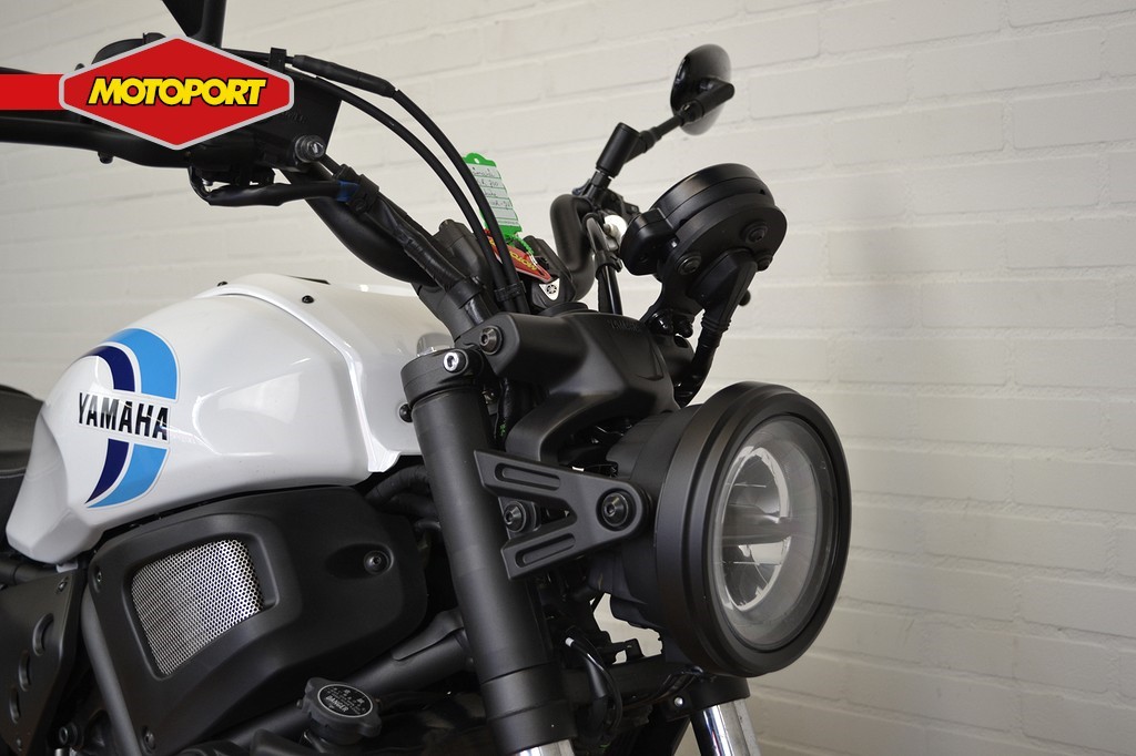 YAMAHA - XSR 700