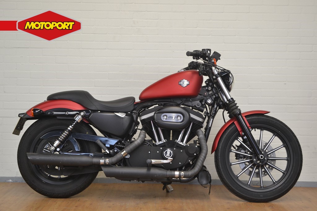 HARLEY-DAVIDSON - XL 883 IRON