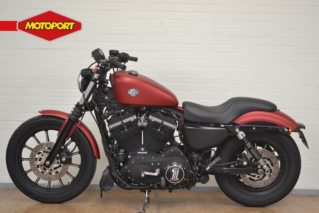 HARLEY-DAVIDSON - XL 883 IRON