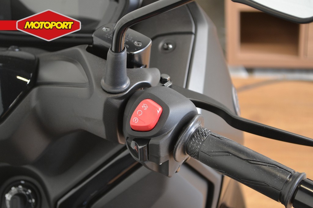 YAMAHA - XMAX 300