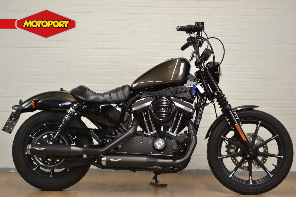HARLEY-DAVIDSON - XL 883 IRON