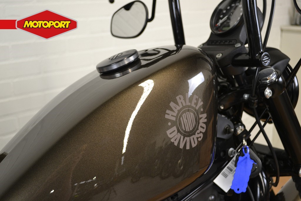 HARLEY-DAVIDSON - XL 883 IRON