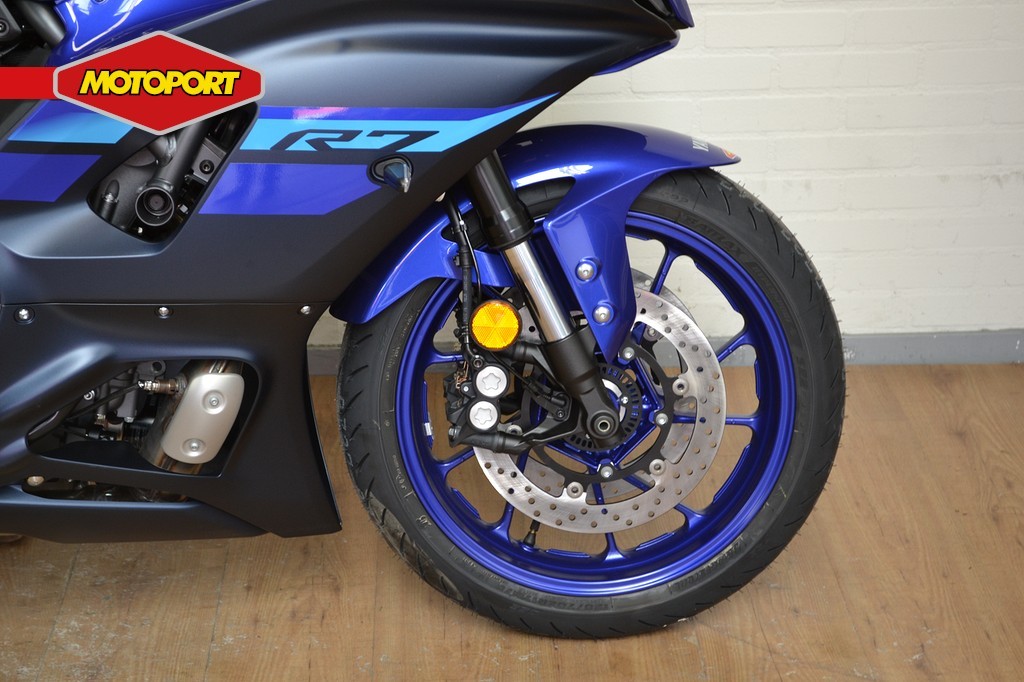 YAMAHA - R7