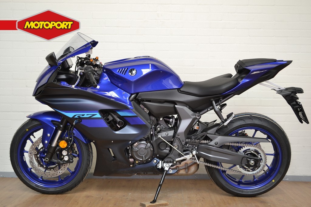YAMAHA - R7