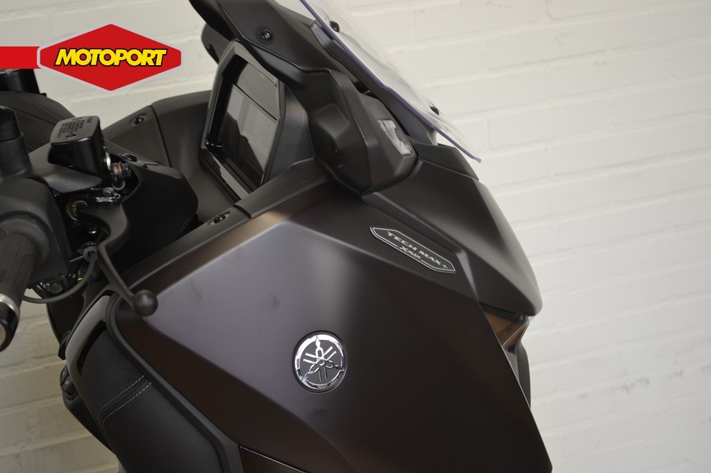 YAMAHA - XMAX 300 TECH MAX+
