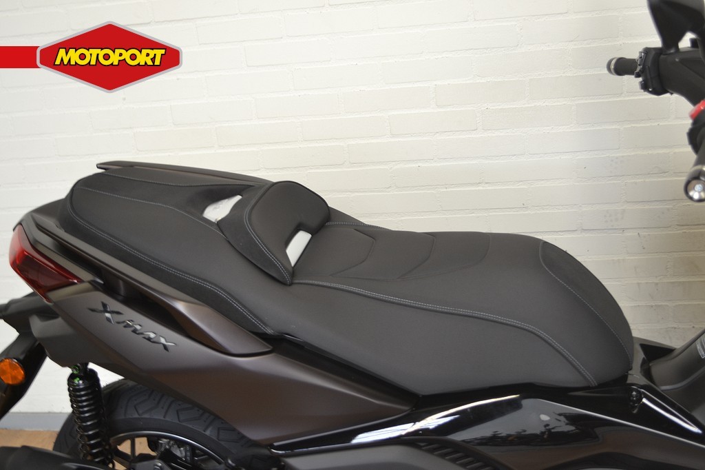YAMAHA - XMAX 300 TECH MAX+