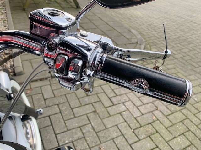 HARLEY-DAVIDSON - FLSTN SOFTAIL FLSTF FLSTC FAT