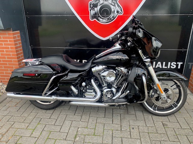 HARLEY-DAVIDSON - FLHXS STREETGLIDE FLHX M8