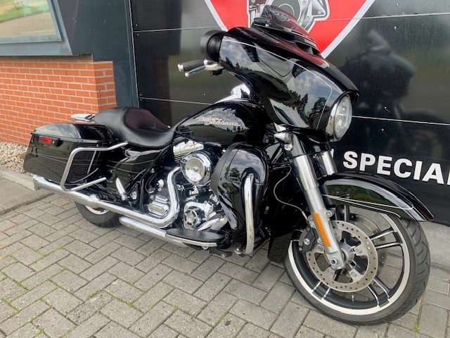 HARLEY-DAVIDSON - FLHXS STREETGLIDE FLHX M8