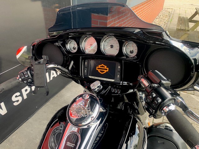 HARLEY-DAVIDSON - FLHXS STREETGLIDE FLHX M8