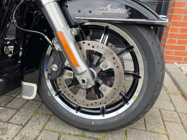 HARLEY-DAVIDSON - FLHTK Ultra Limited