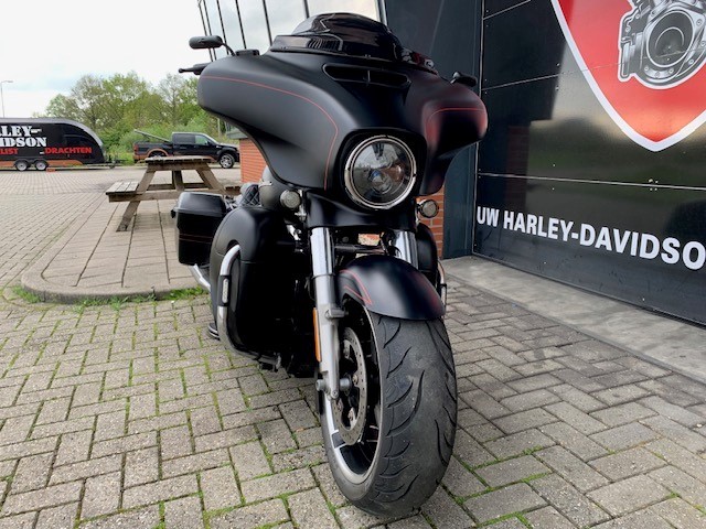 HARLEY-DAVIDSON - FLHXS STREETGLIDE XXL VOORWIEL